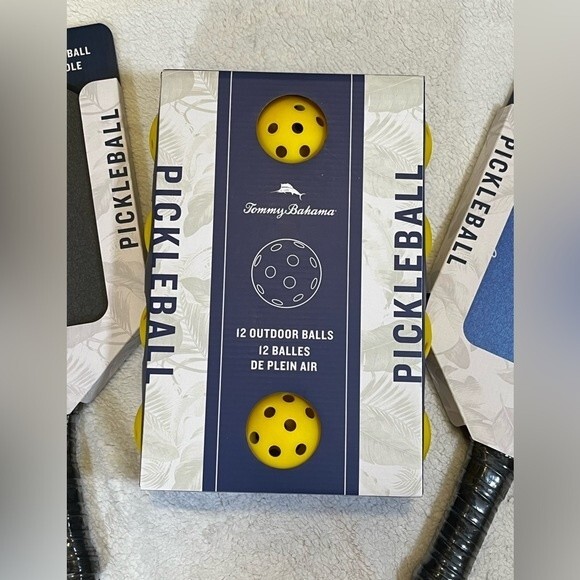 Tommy Bahama Pickle Ball Starter Set NIP 2 Paddles 12 Balls Bonus Keychain NWT - Picture 3 of 11